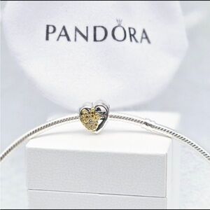 Pandora // Disney // Mickey // Minnie // Love // Charm // Heart // Gold